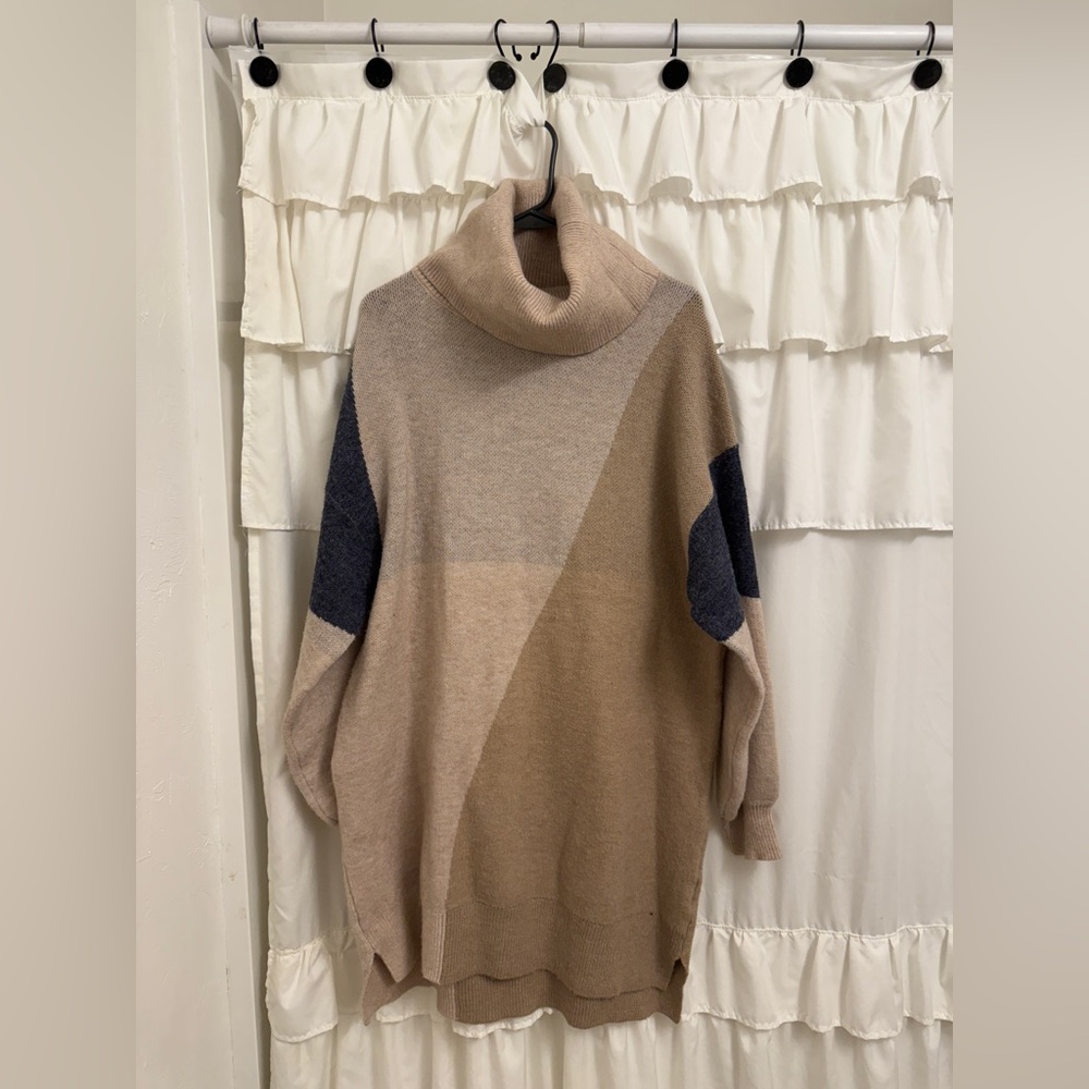 Women’s L Blu Pepper Turtleneck Dress
